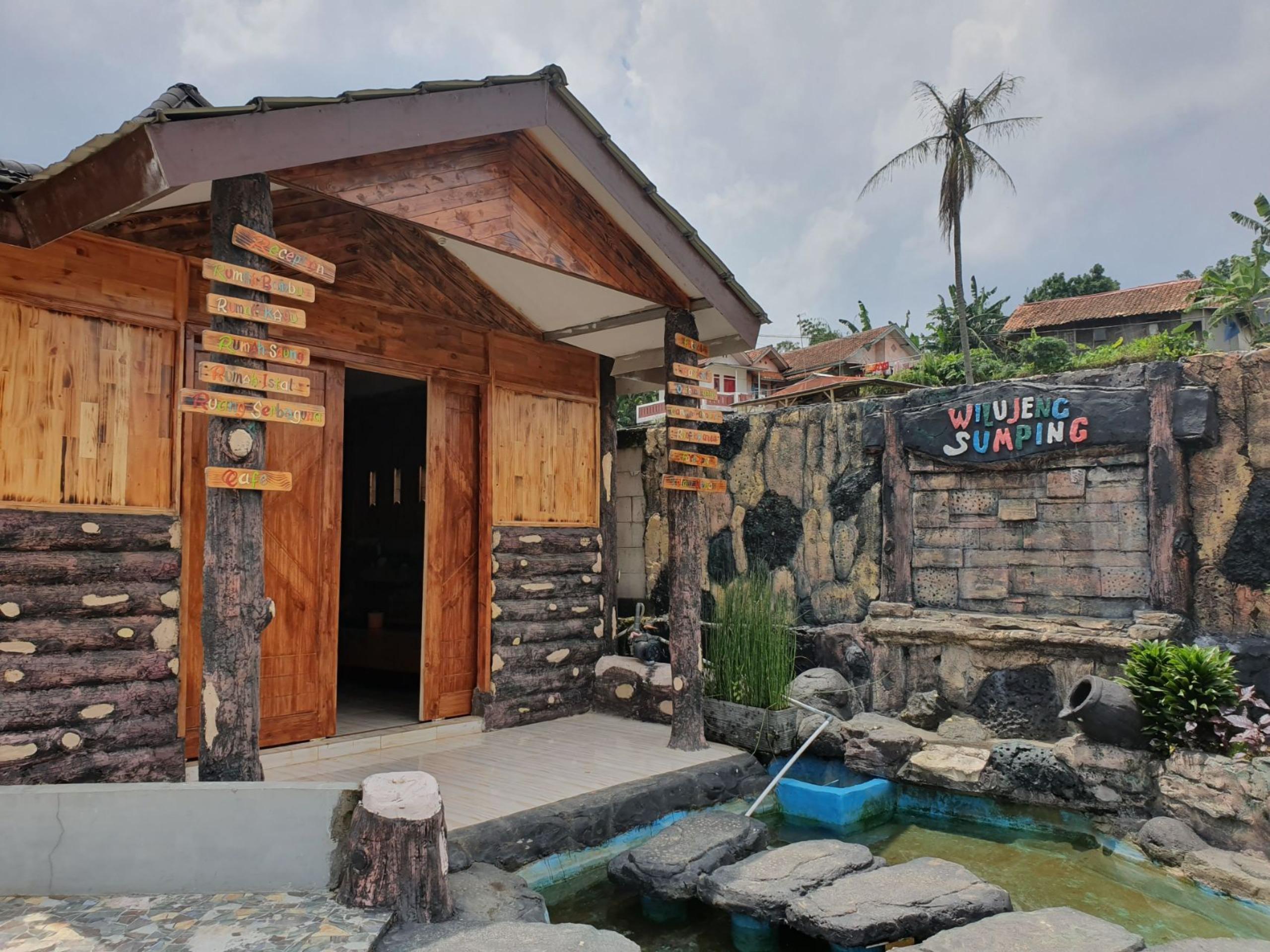 Hotel Kampung Istal 4*